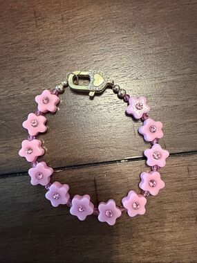 Sparklemuse Pink Flower Bead Bracelet with Heart Clasp 7"